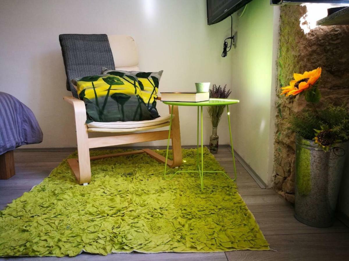 Cres Art Studio Lime Apartment Exteriör bild