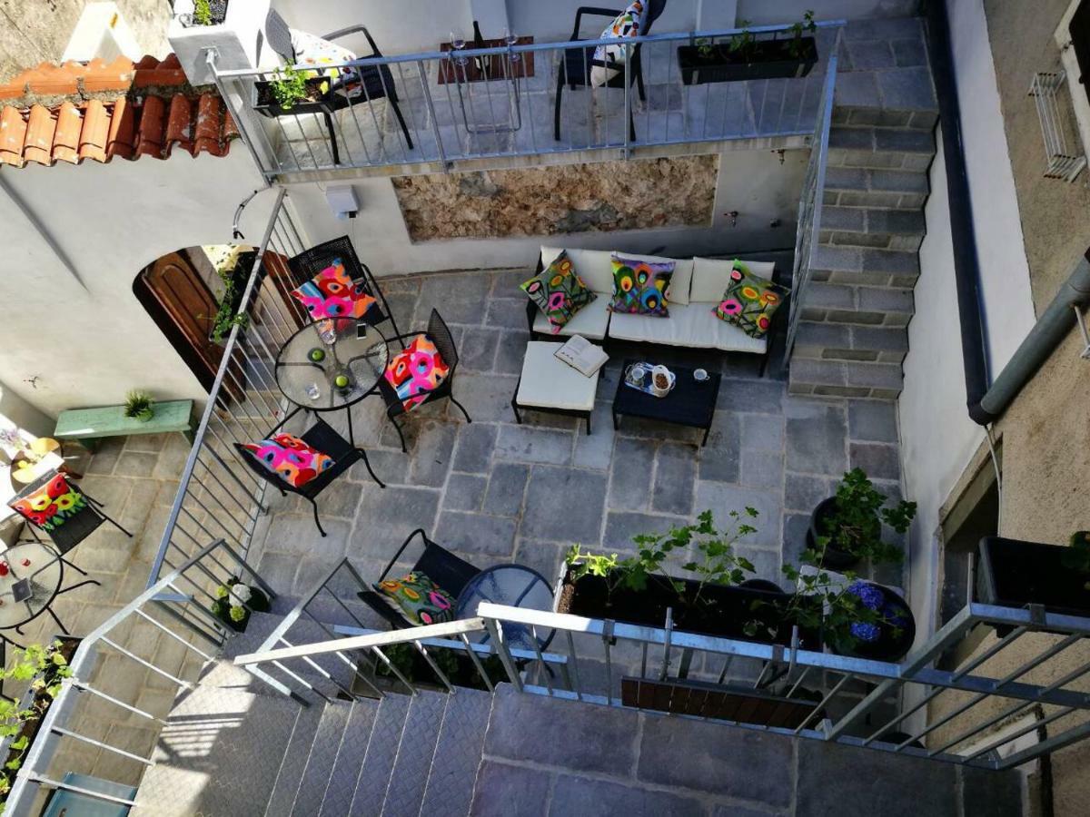 Cres Art Studio Lime Apartment Exteriör bild